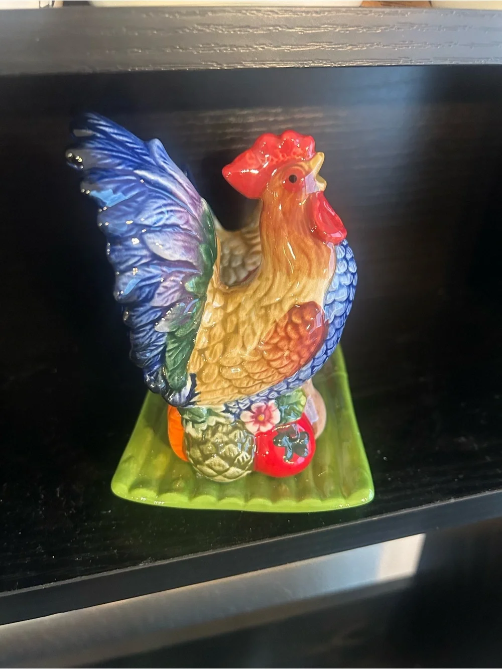 Blue Rooster Ceramic Salt and Pepper Shaker Set with Green Tray